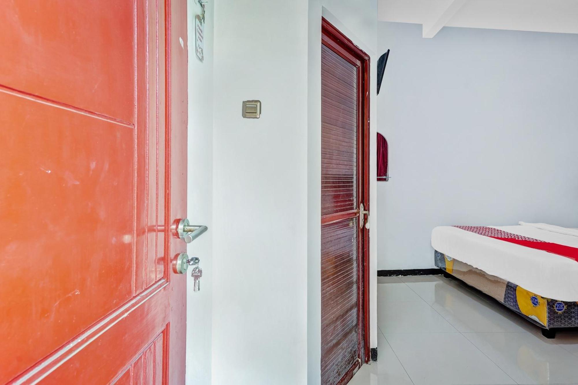 Hotel Kalimantan Surabaya Kültér fotó