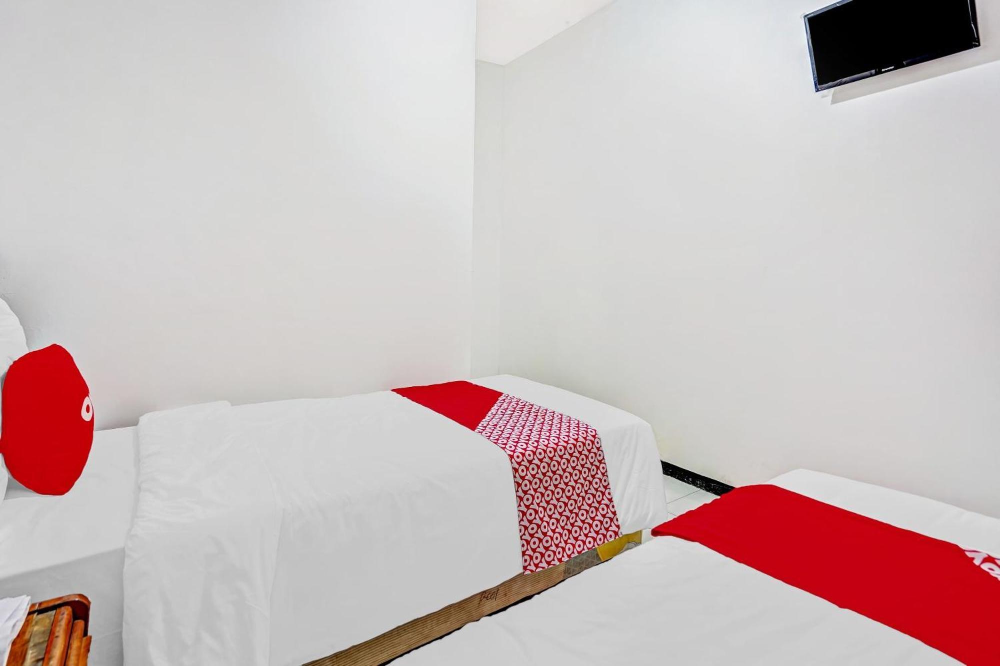 Hotel Kalimantan Surabaya Kültér fotó